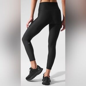 ALO Yoga Black High-Waist Airlift Legging in Size XS